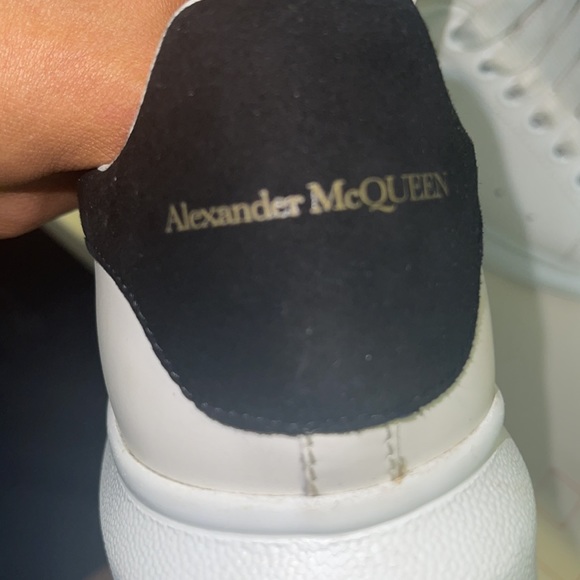Alexander McQueens , Worn 3 times , classics , runs a bit small. Ready to ship - Picture 4 of 5